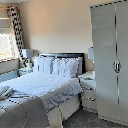 Alojamento de Acomodação e Pequeno-almoço Aaron Vale 3*