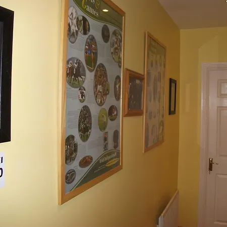 Bed & Breakfast Aaron Vale 3*