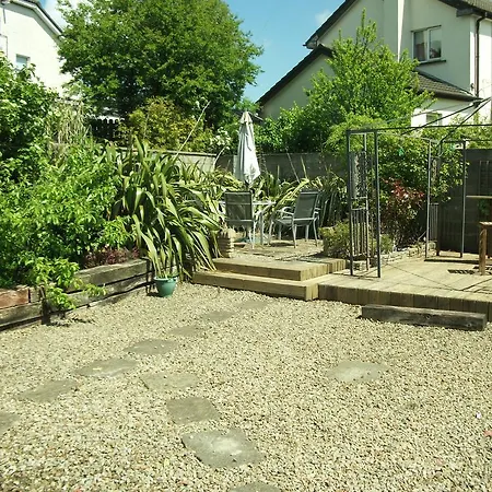 Bed & Breakfast Aaron Vale 3*