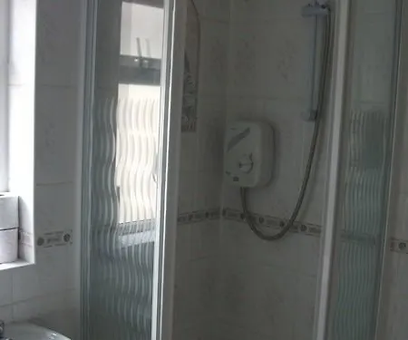 Aaron Vale 3* Drogheda