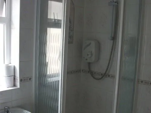 Aaron Vale 3* Drogheda